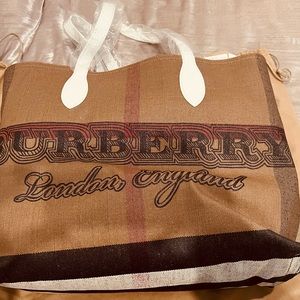 BURBERRY Designer Tote! Brand new with tags never used, original packaging!